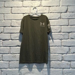 Under Armour youth boys shirt